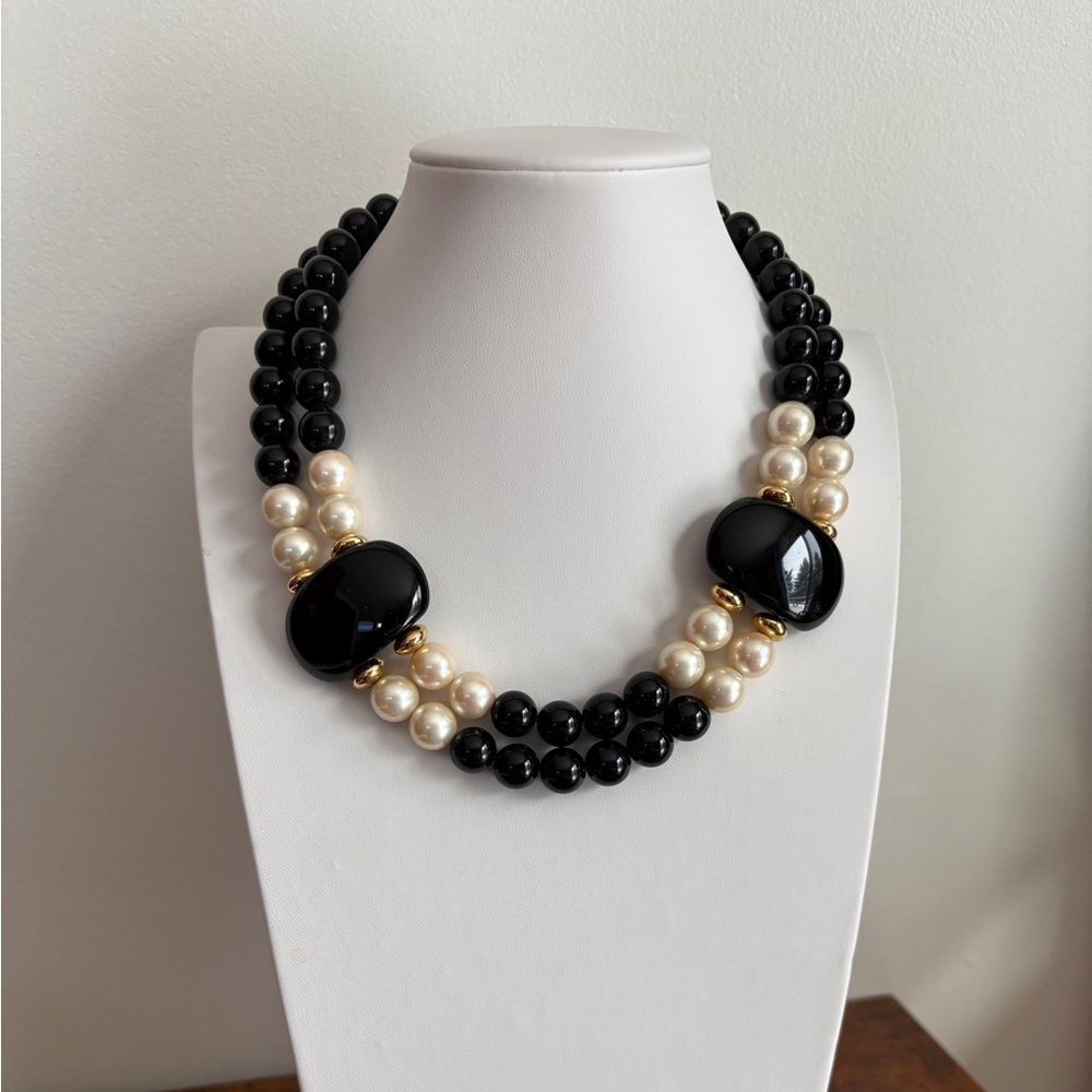 Classical Black & Cream Pearl Necklace